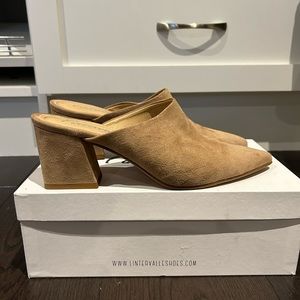 Lintervalle - crista nude suede mule